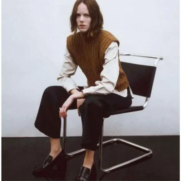 SOLD  Sleeveless Cable Knit Vest Brown S gently used no visible signs of wear - Picture 12 of 12